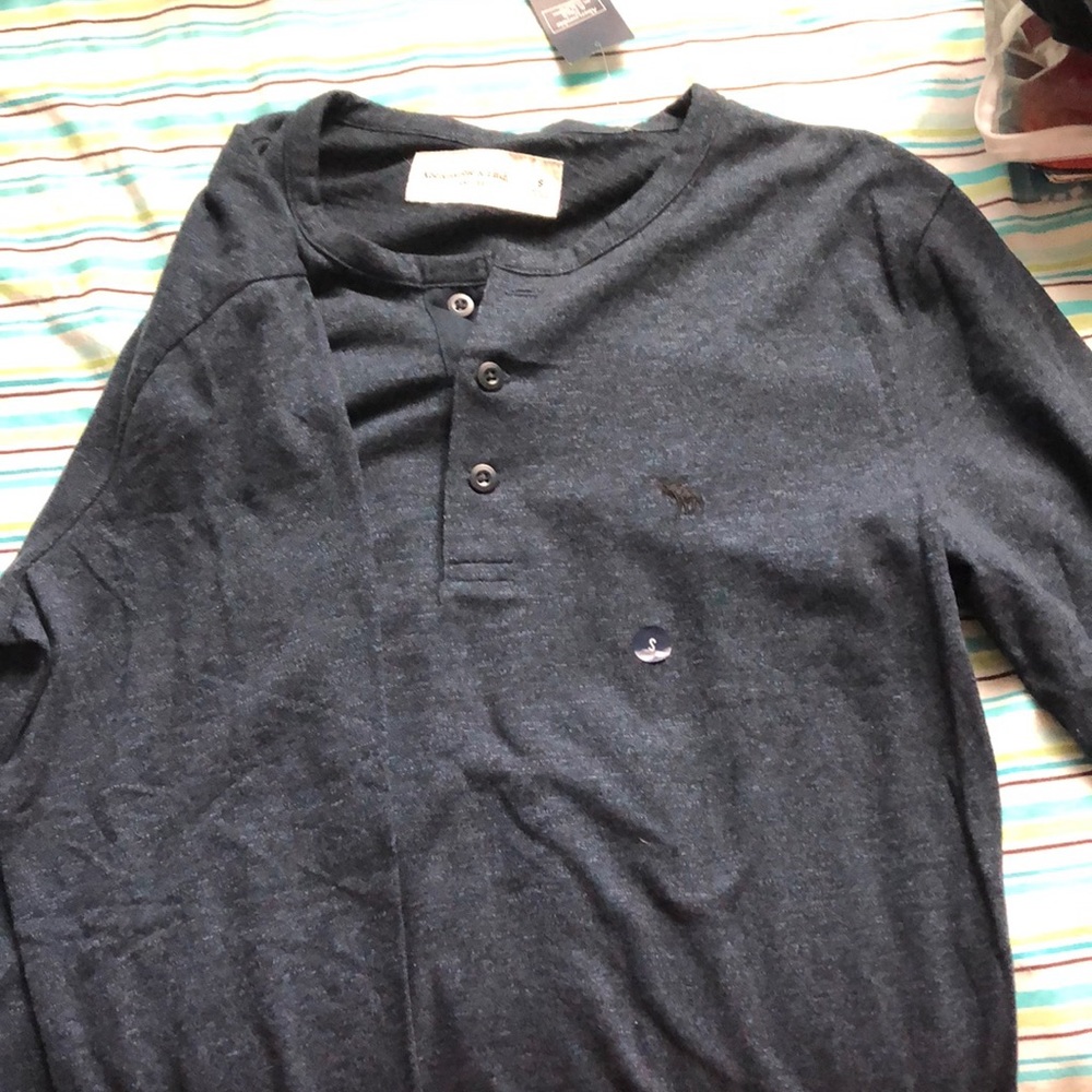 Long sleeve tee